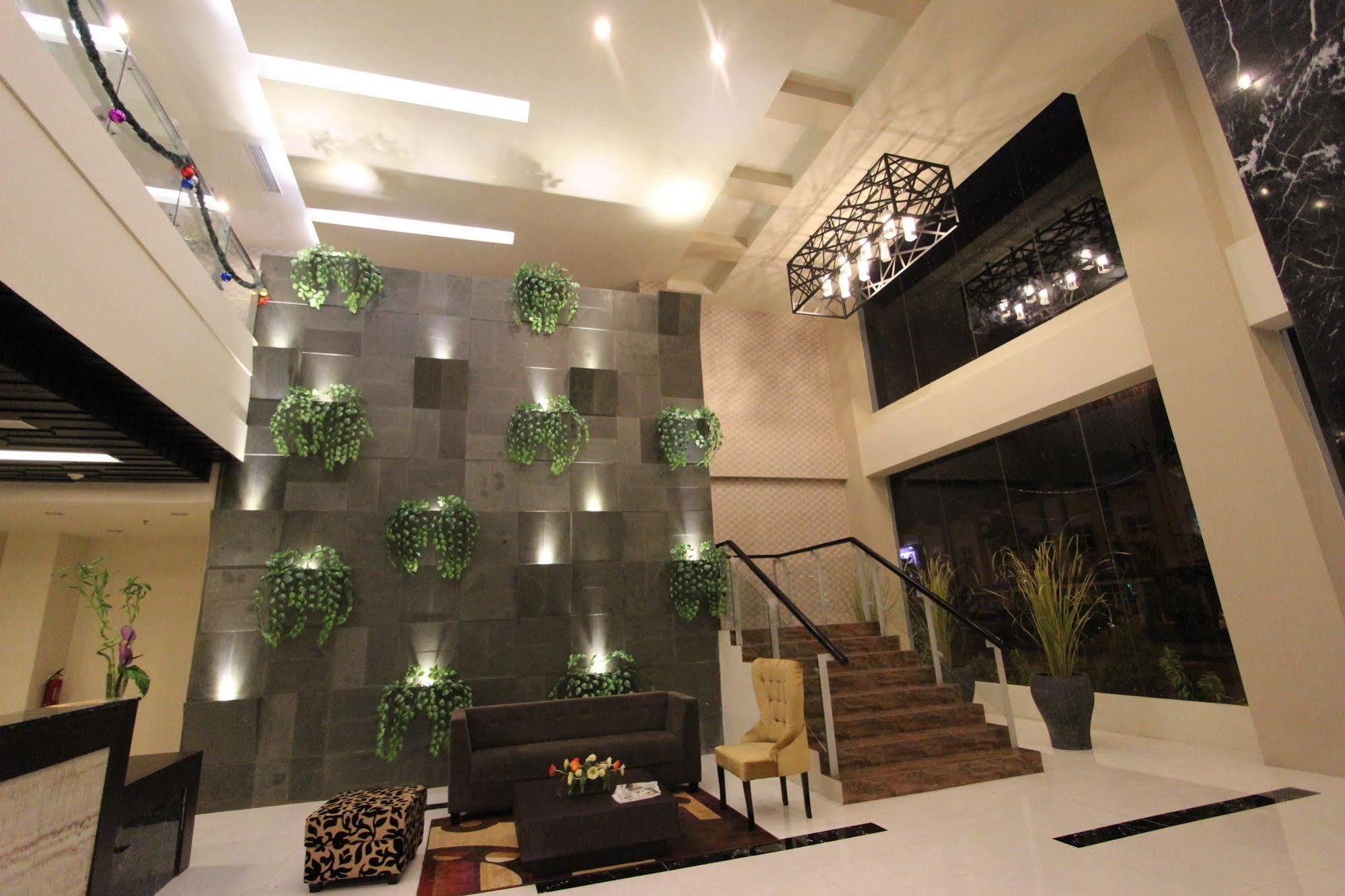 The Sun Hotel Madiun Ngoại thất bức ảnh