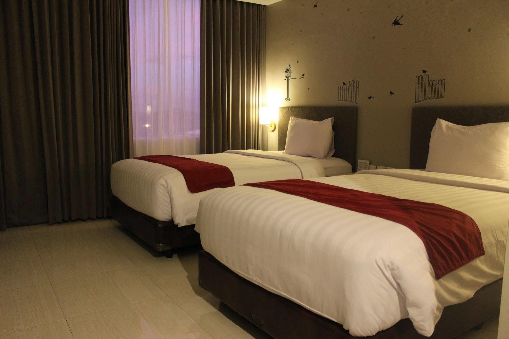 The Sun Hotel Madiun Ngoại thất bức ảnh